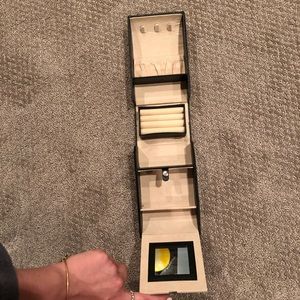 Travel jewelry case